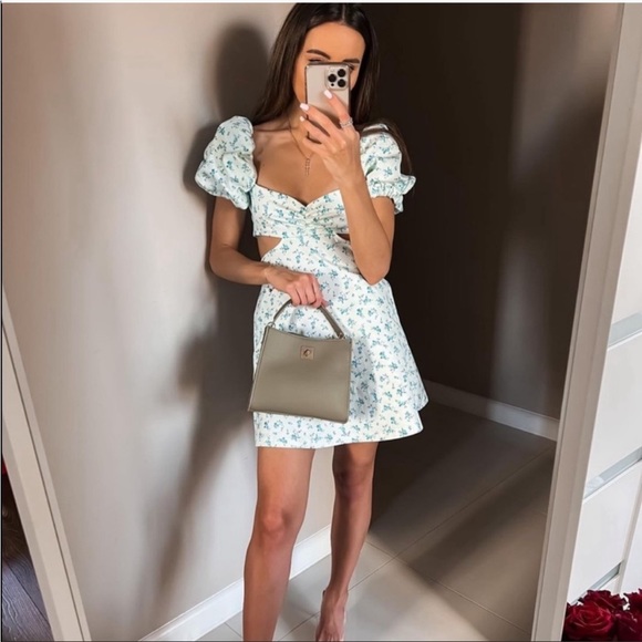 New Zara Floral Cut Out Dress - Picture 2 of 16